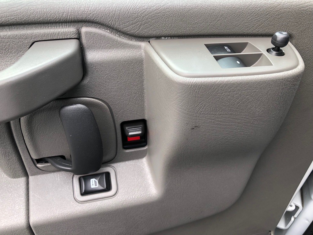 2023 GMC Savana Image 18