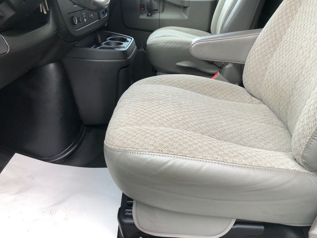 2023 GMC Savana Image 19