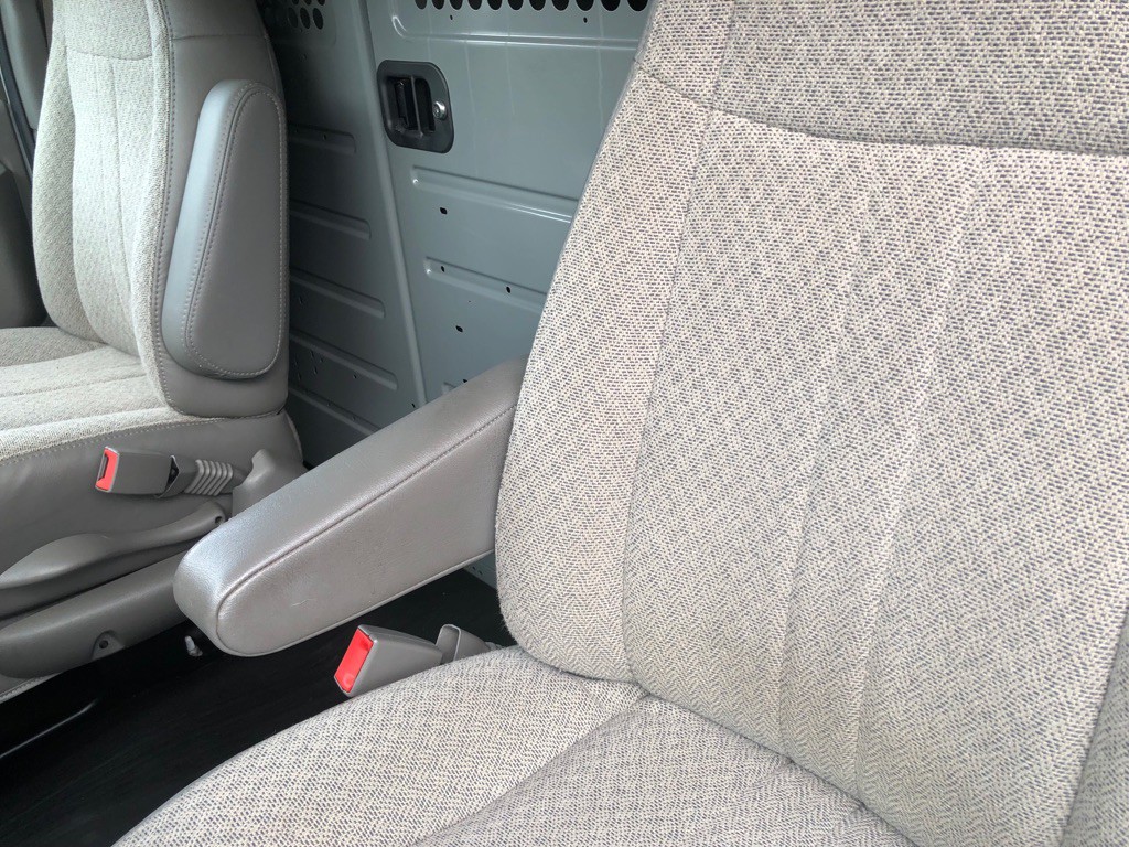 2023 GMC Savana Image 20