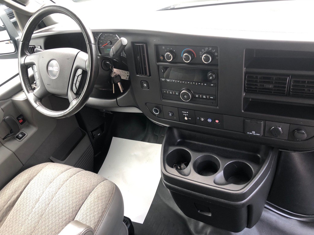 2023 GMC Savana Image 26
