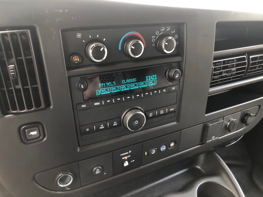 2023 GMC Savana Image 28