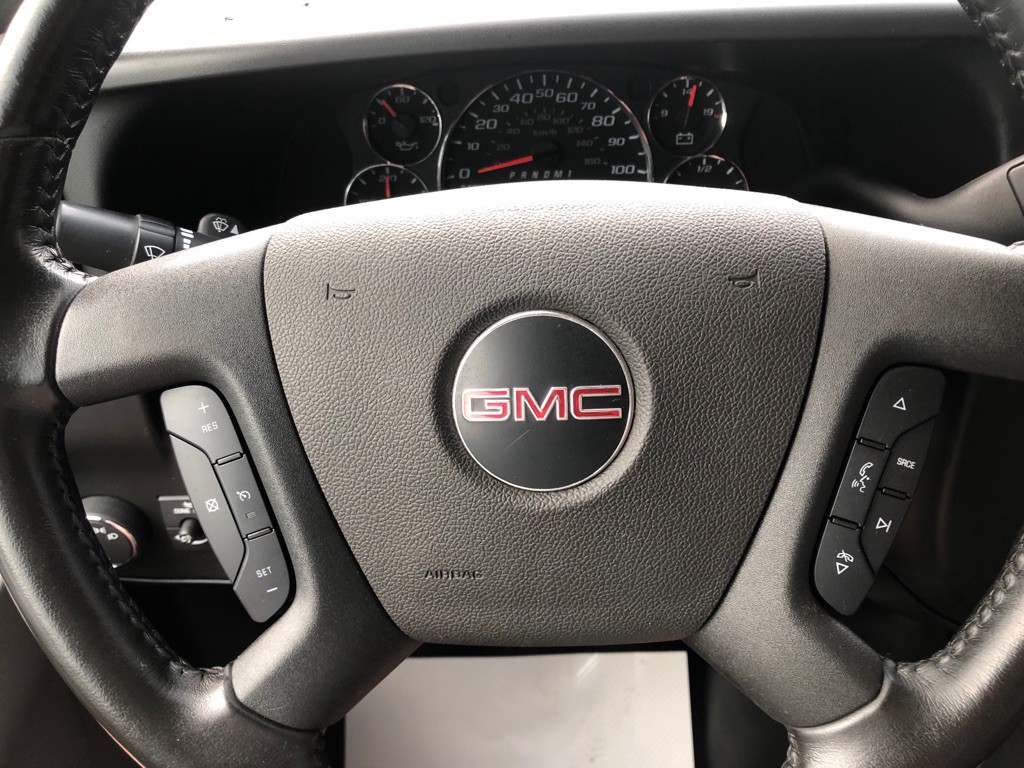 2023 GMC Savana Image 32