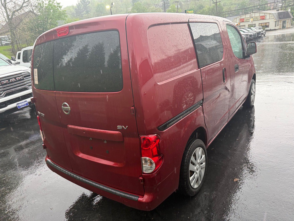 2018 Nissan NV200 Image 2