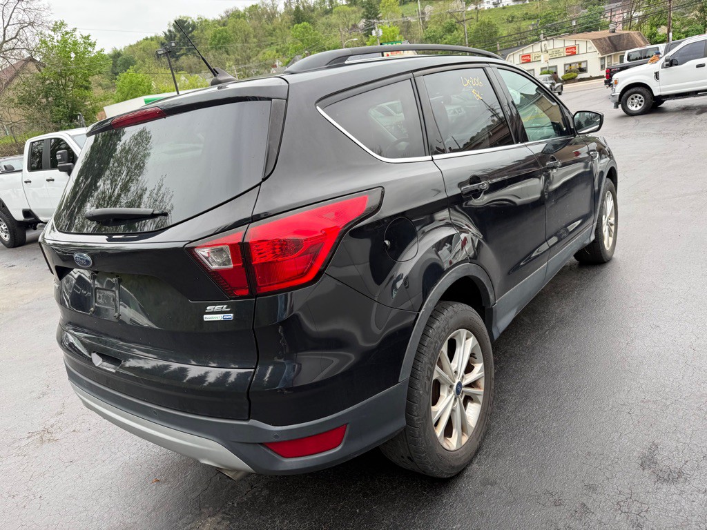 2019 Ford Escape Image 2