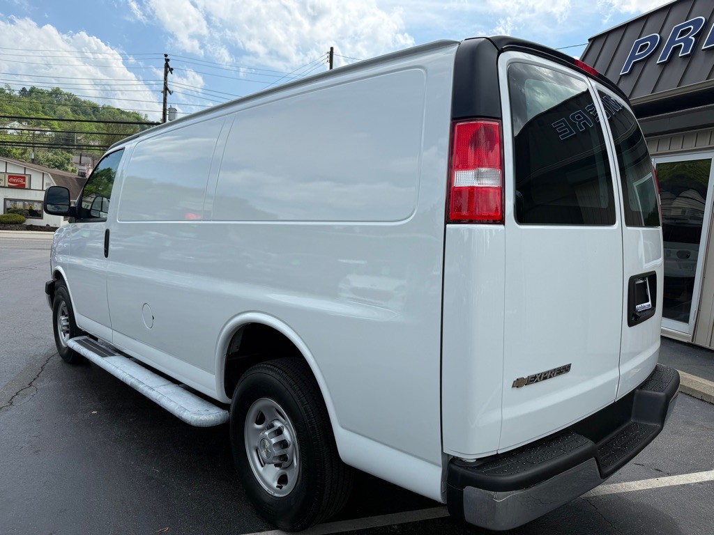 2024 Chevrolet Express Image 5