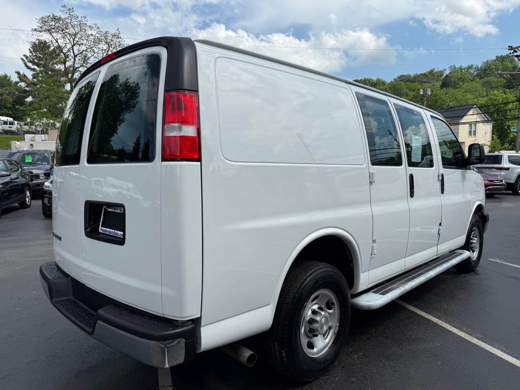 2024 Chevrolet Express Image 7