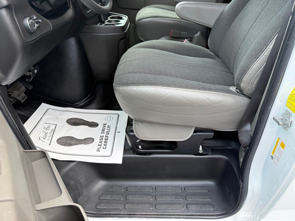 2024 Chevrolet Express Image 18