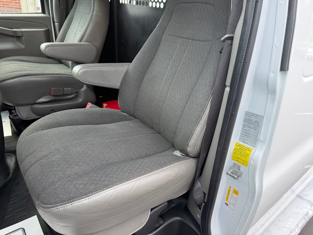 2024 Chevrolet Express Image 19