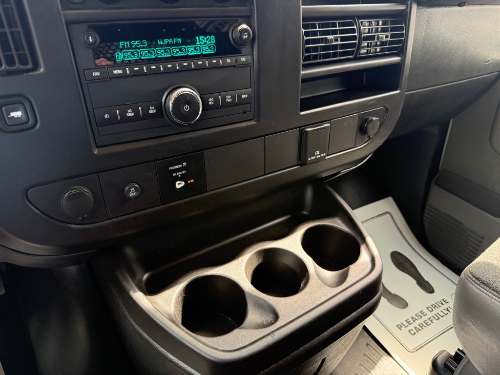 2024 Chevrolet Express Image 25