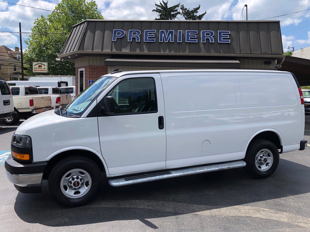 2024 GMC Savana Image 2