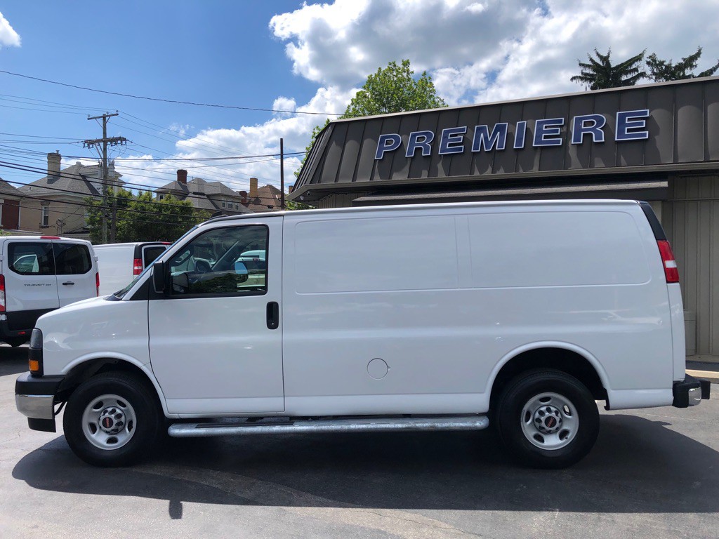 2024 GMC Savana Image 3