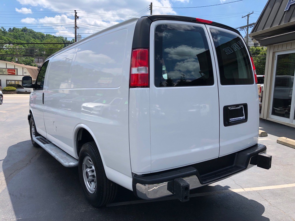 2024 GMC Savana Image 4