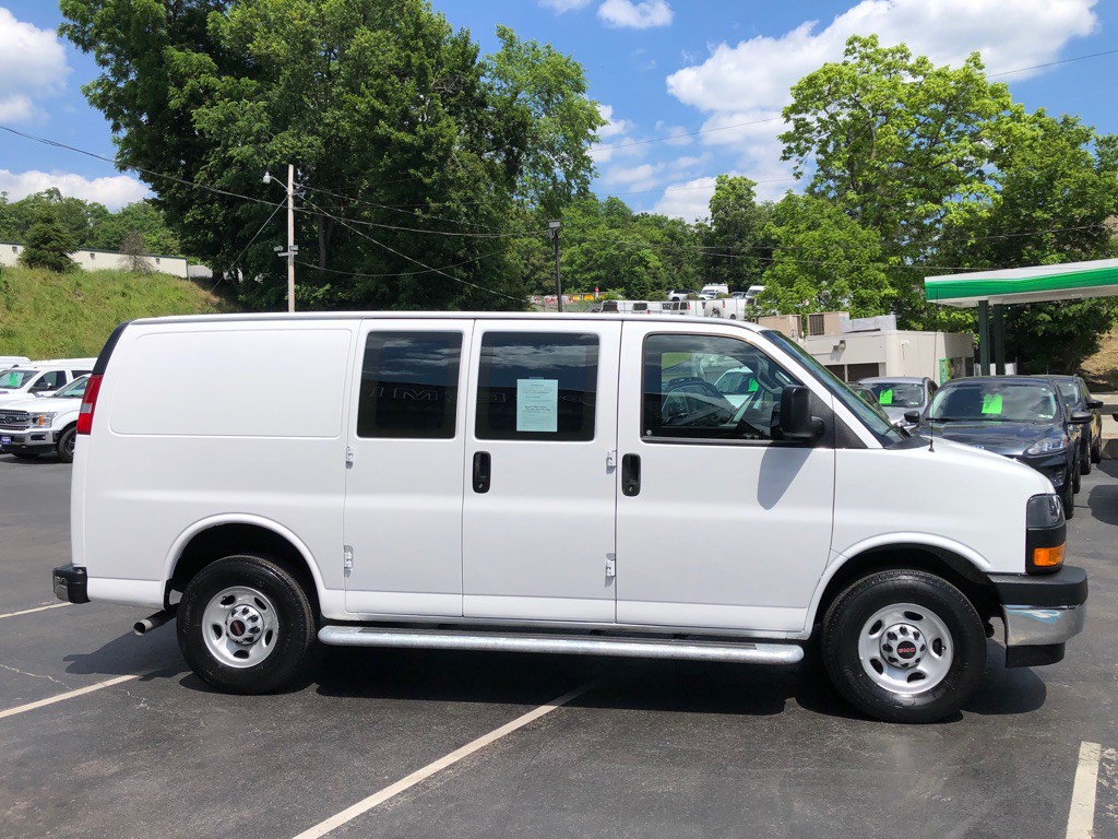 2024 GMC Savana Image 7