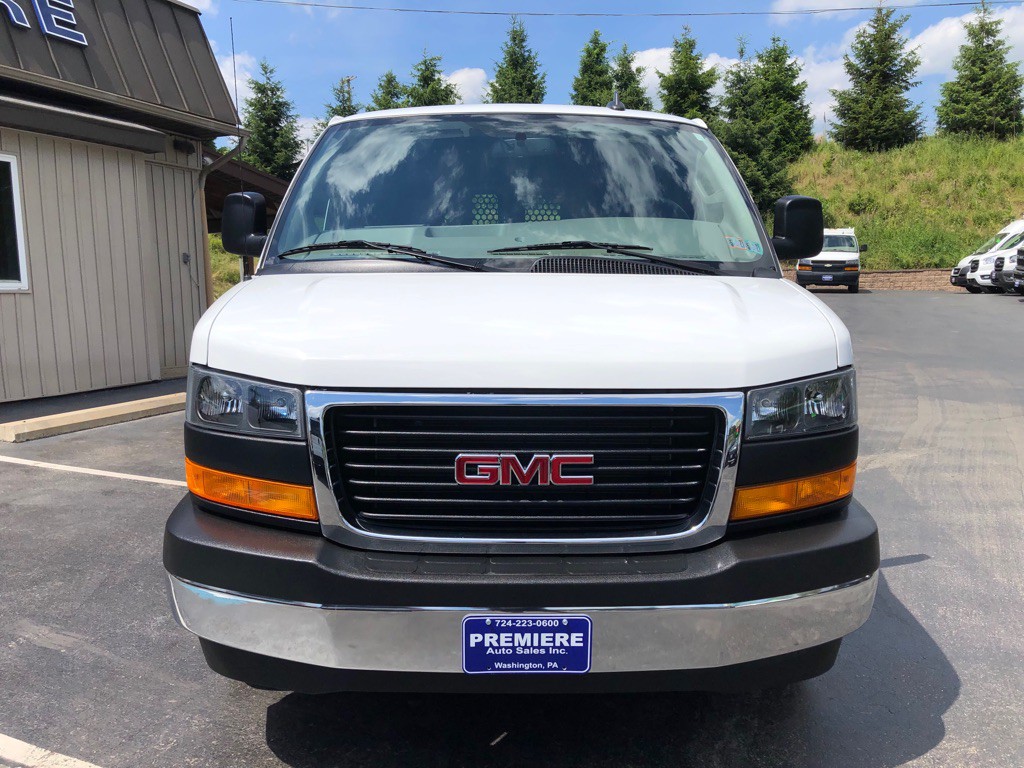 2024 GMC Savana Image 9