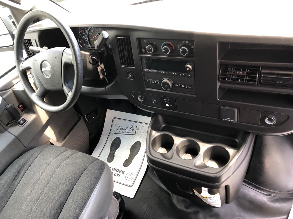 2024 GMC Savana Image 24