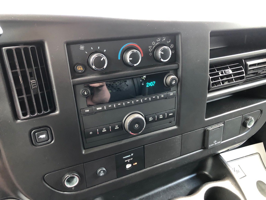 2024 GMC Savana Image 26