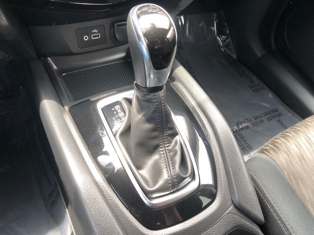 2019 Nissan Rogue Image 28