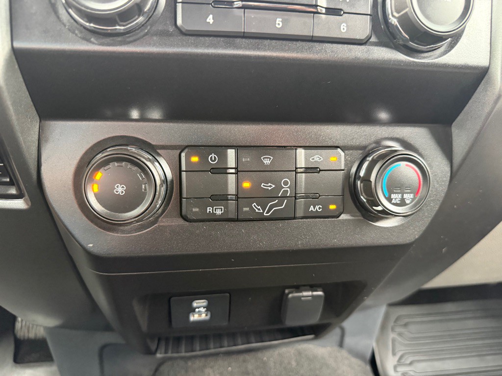 2022 Ford F-350 Image 25