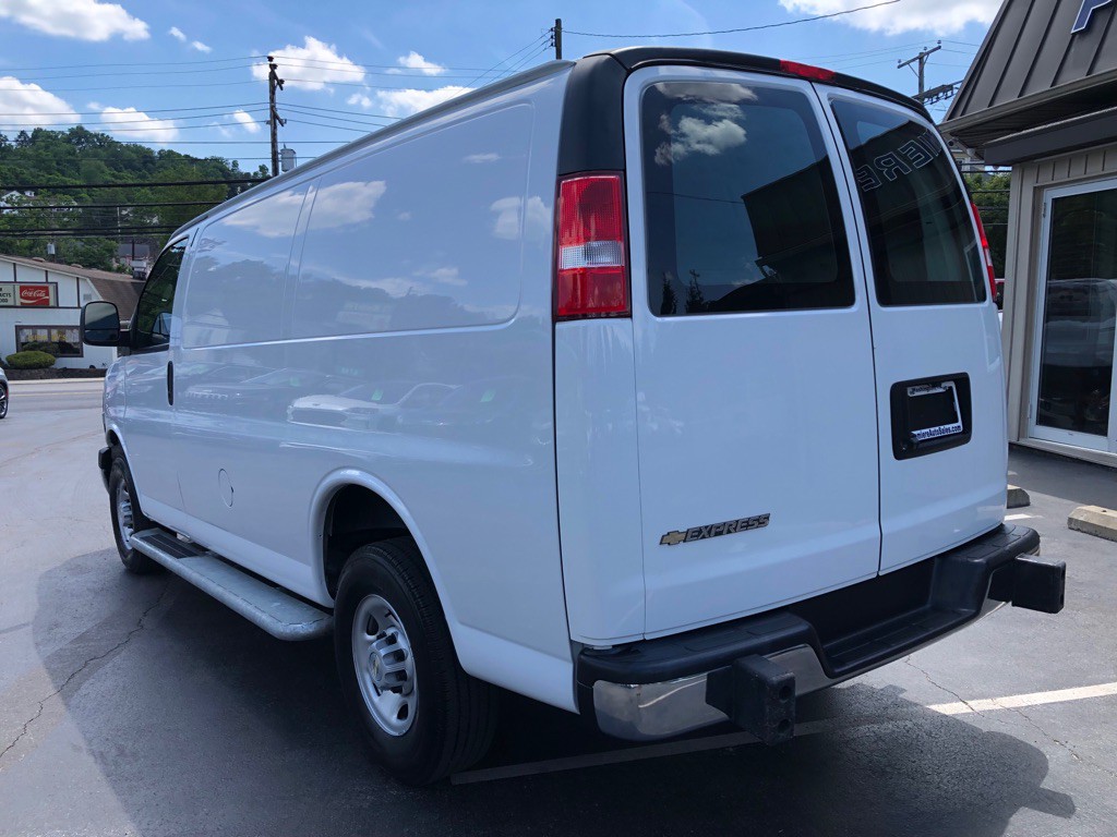 2024 Chevrolet Express Image 4