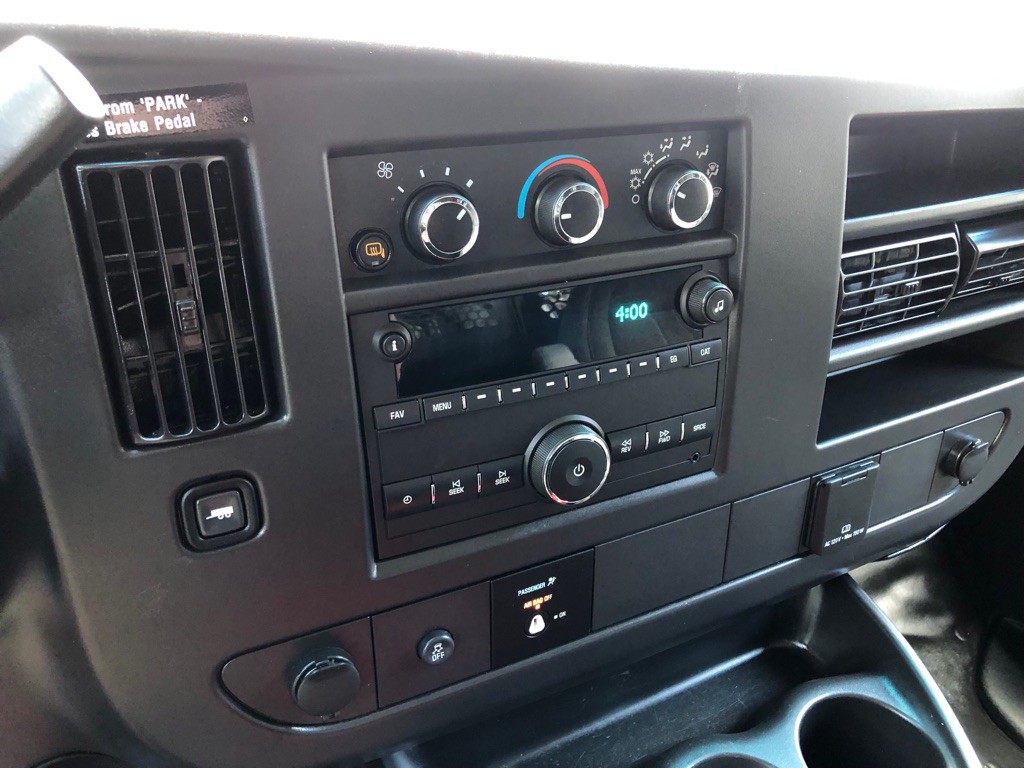 2024 Chevrolet Express Image 27