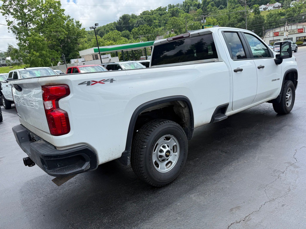 2021 Chevrolet Silverado 1500 Image 2