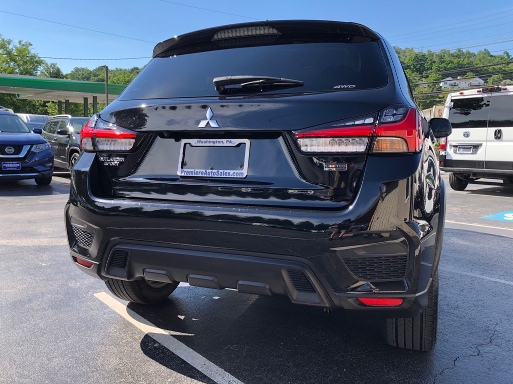 2022 Mitsubishi Outlander Image 5