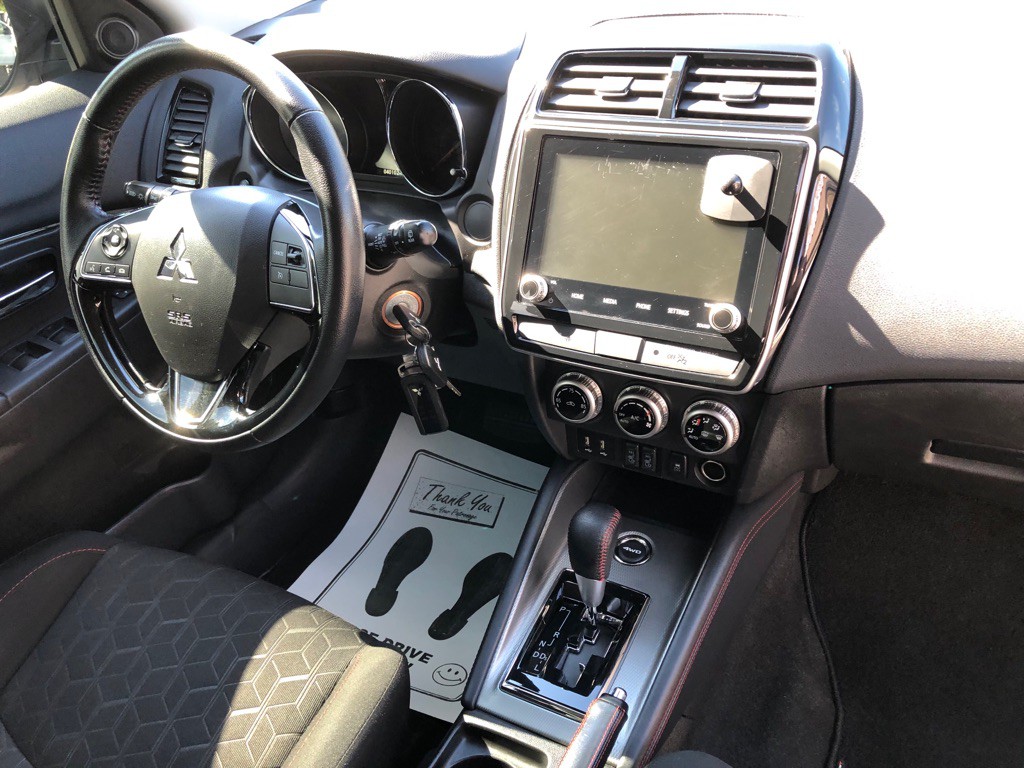 2022 Mitsubishi Outlander Image 26