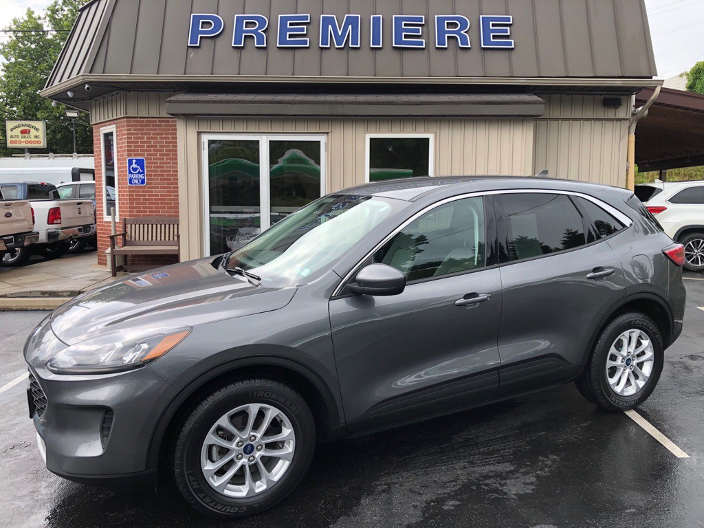 2021 Ford Escape Image 2