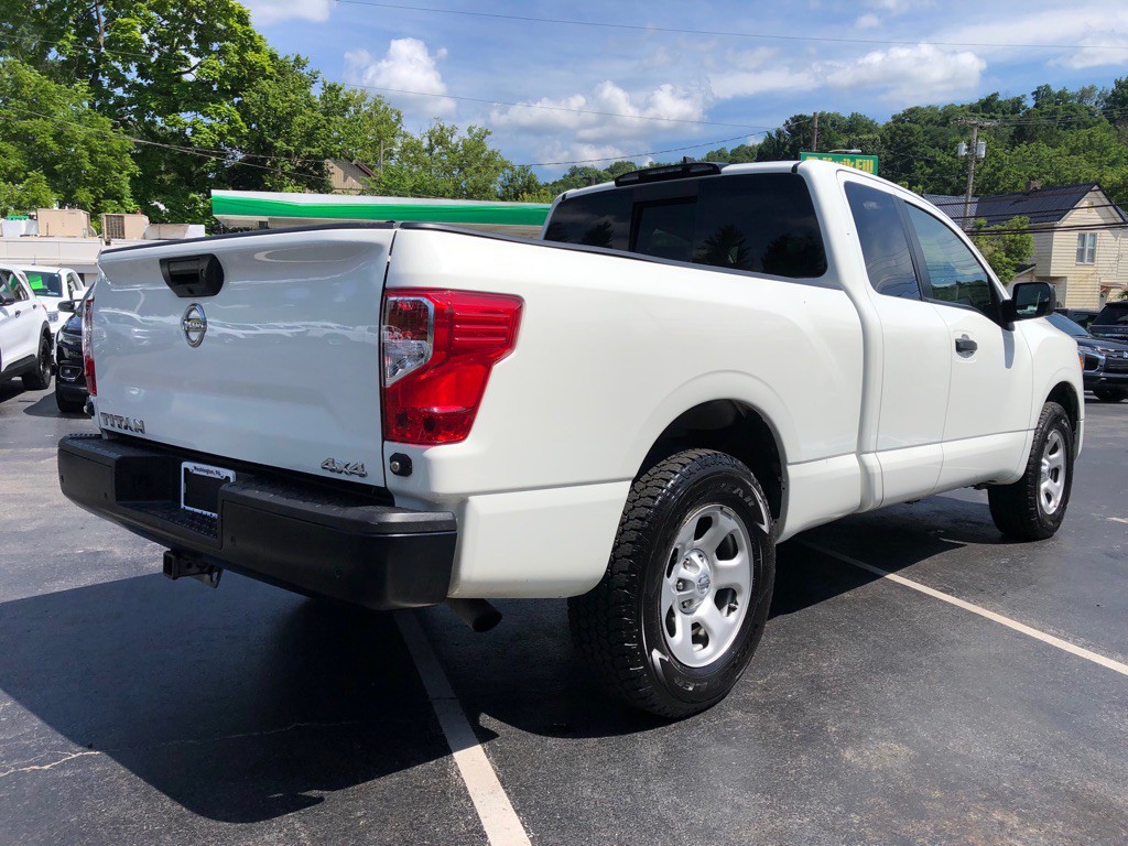2022 Nissan Titan Image 6