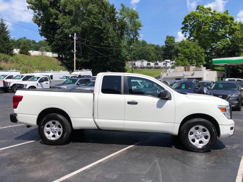 2022 Nissan Titan Image 7