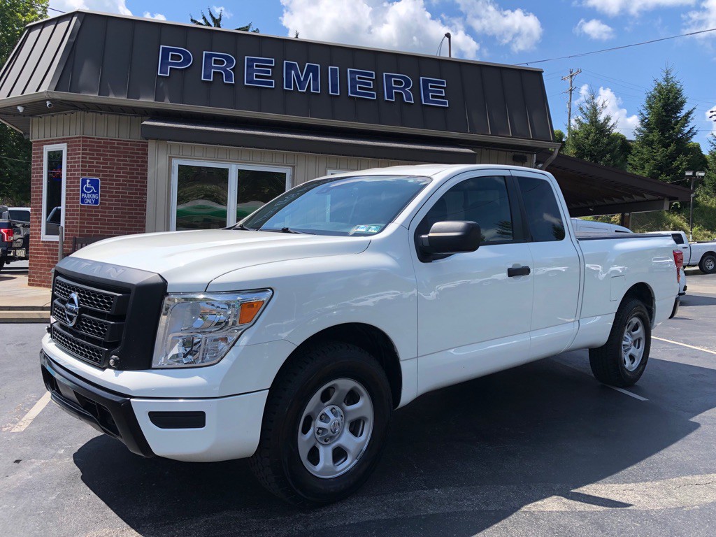 2022 Nissan Titan Image 10
