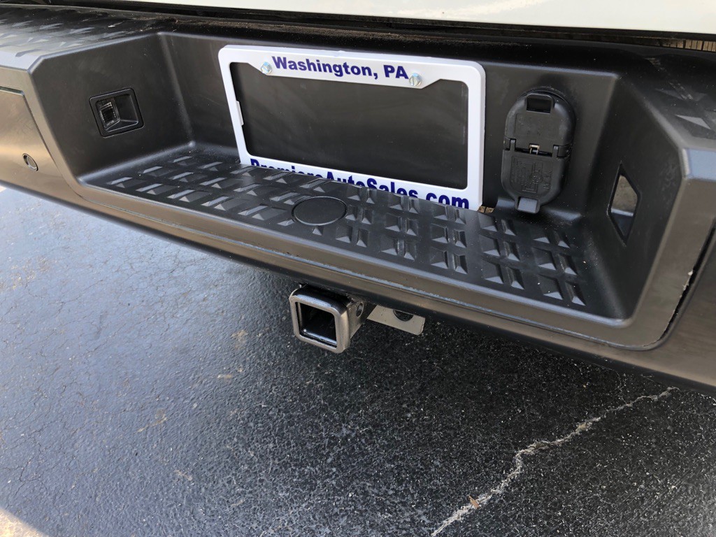 2022 Nissan Titan Image 18