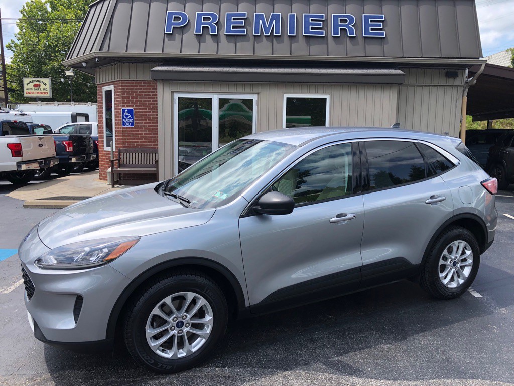 2022 Ford Escape Image 2