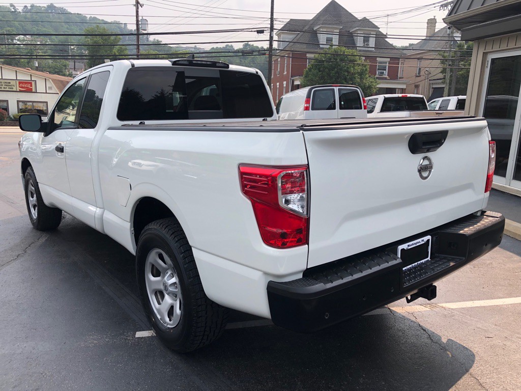 2022 Nissan Titan Image 4