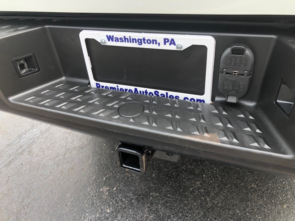 2022 Nissan Titan Image 18