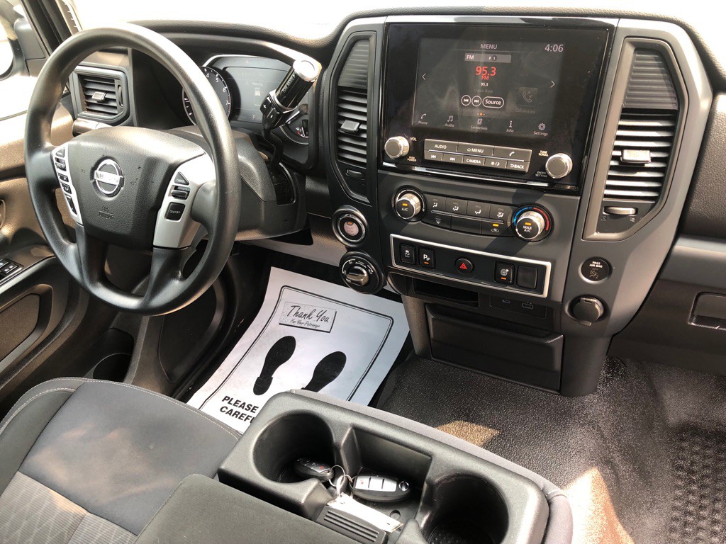 2022 Nissan Titan Image 25