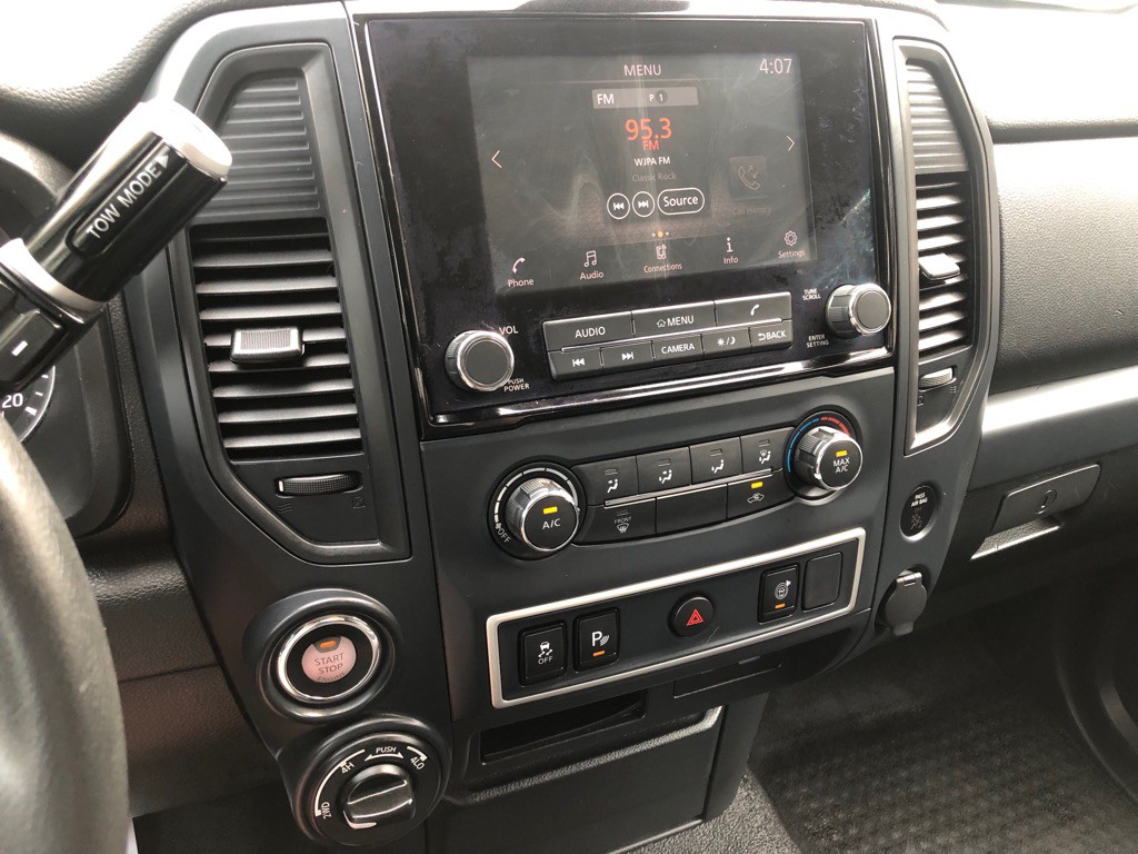 2022 Nissan Titan Image 27