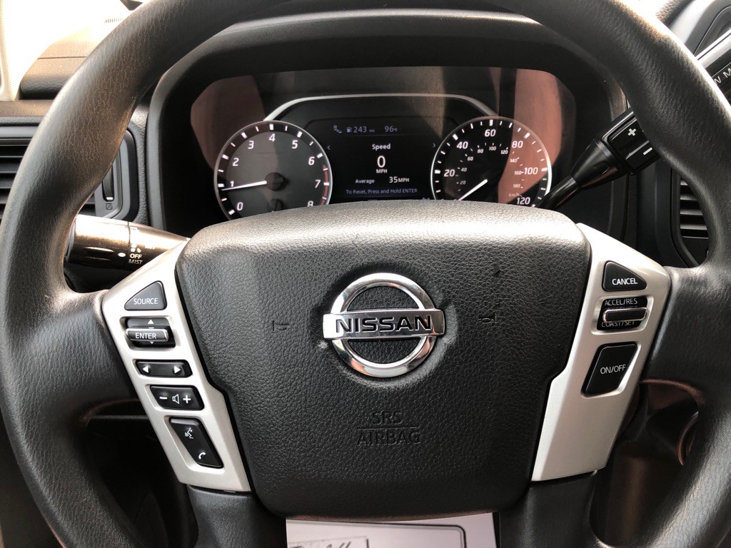 2022 Nissan Titan Image 34