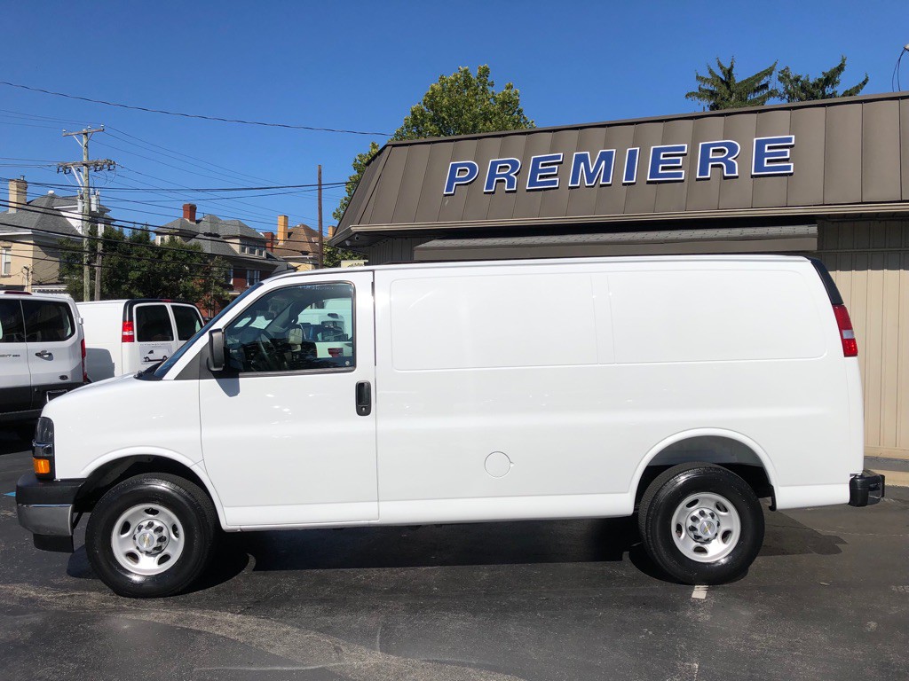 2025 Chevrolet Express Image 3
