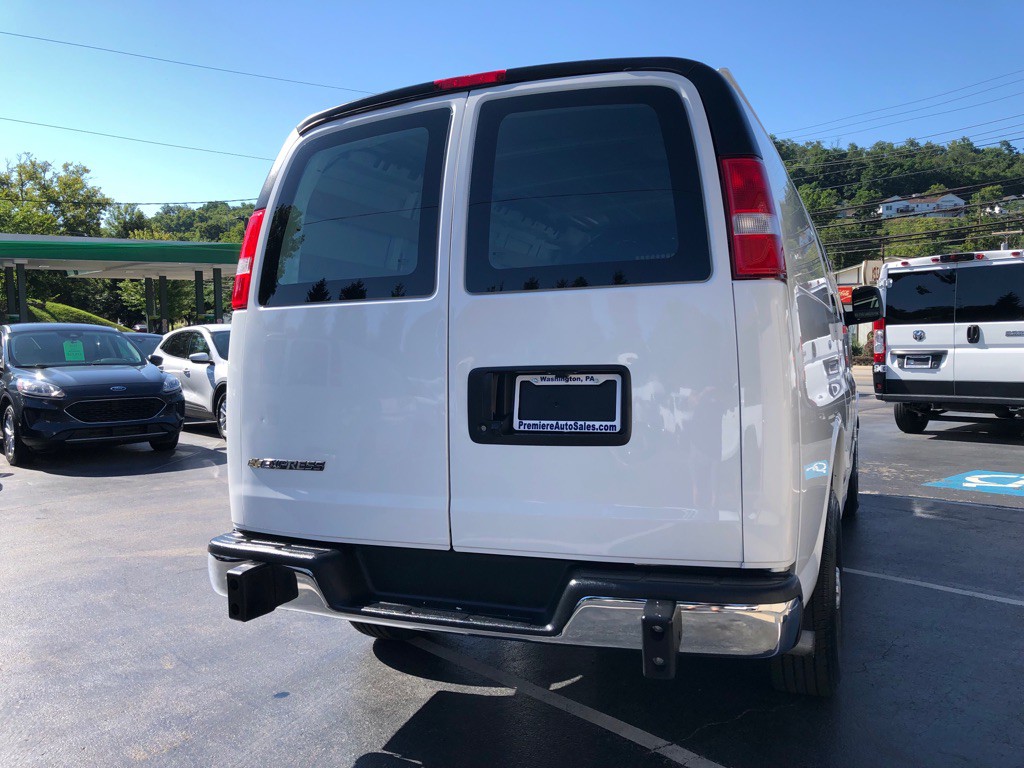 2025 Chevrolet Express Image 5