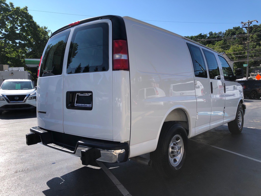 2025 Chevrolet Express Image 6