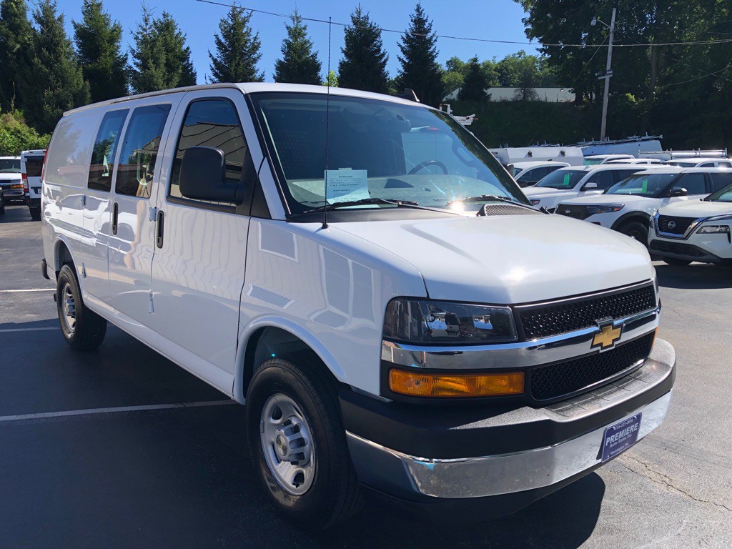 2025 Chevrolet Express Image 8