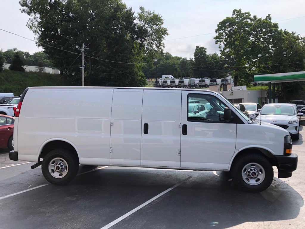 2023 GMC Savana Image 7