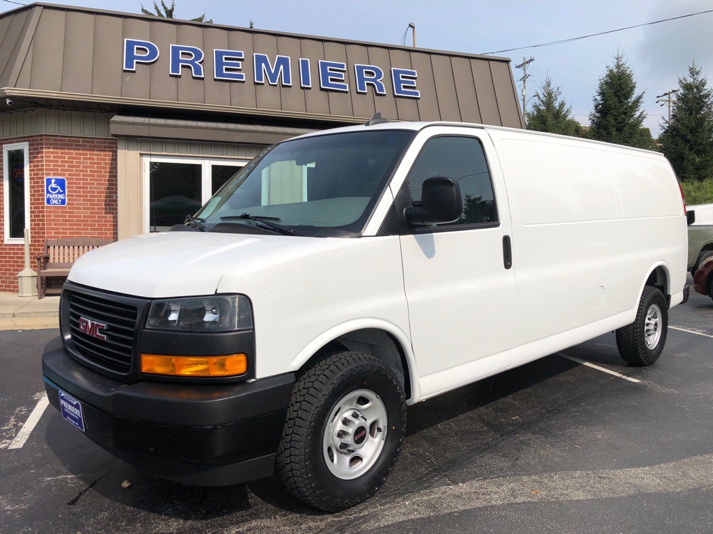 2023 GMC Savana Image 10