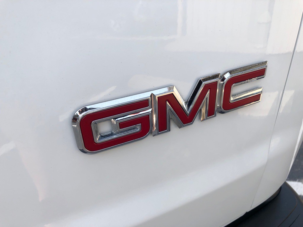 2023 GMC Savana Image 16