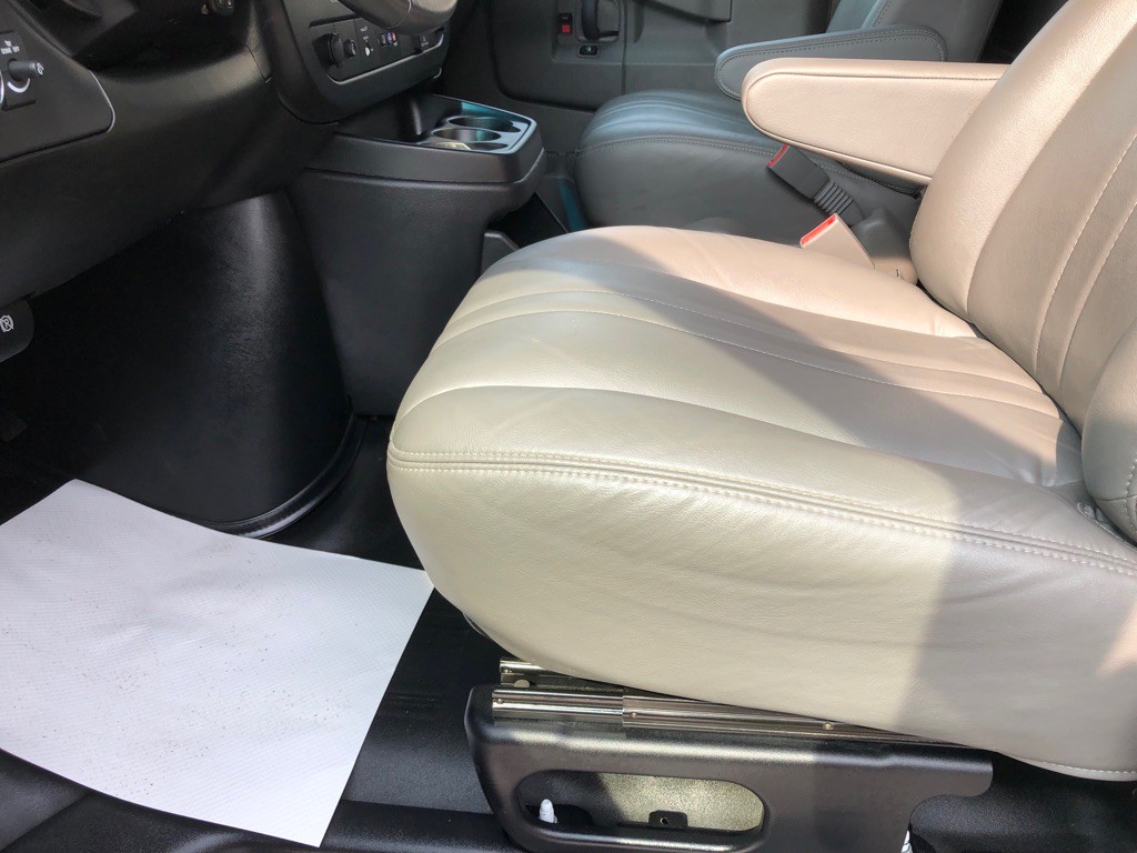 2023 GMC Savana Image 18