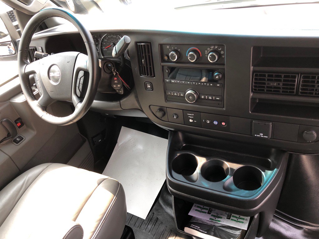 2023 GMC Savana Image 25