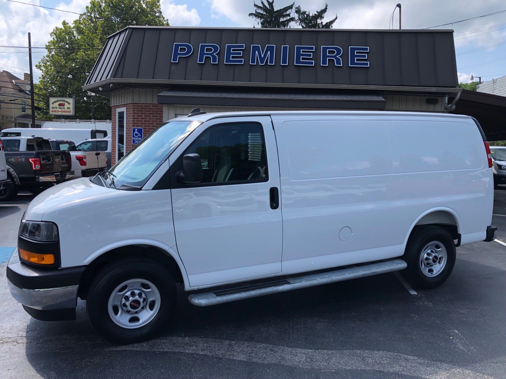 2025 GMC Savana Image 2