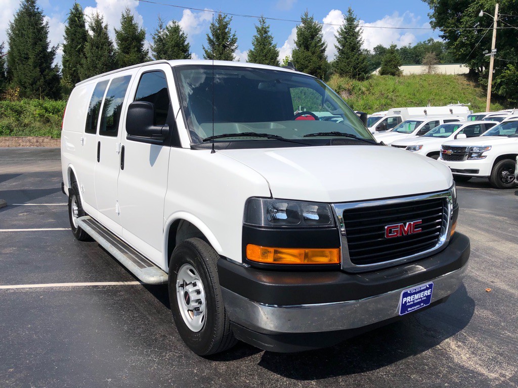 2025 GMC Savana Image 8