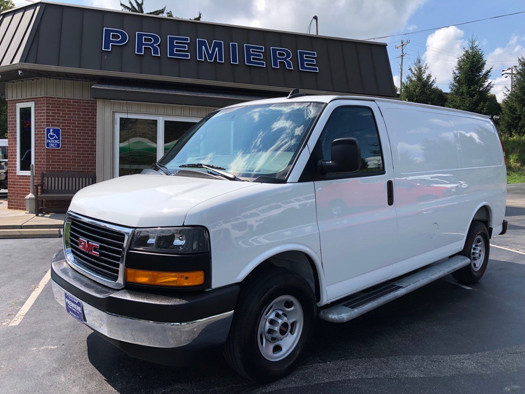 2025 GMC Savana Image 10